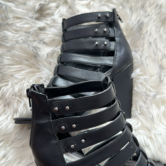 Steve Madden Heels - Picture 11 of 16